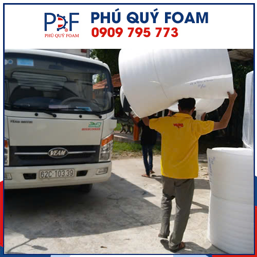 Vận chuyển hàng bằng xe tải