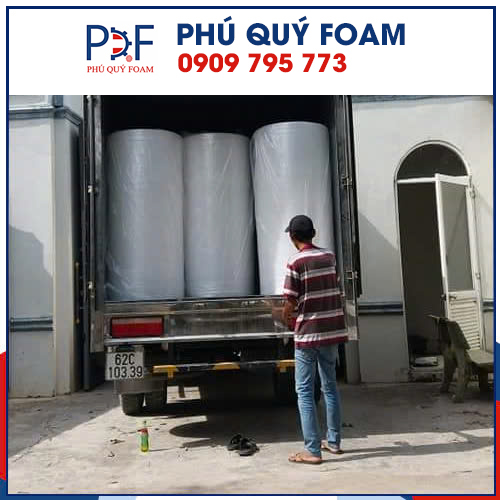 Vận tải hàng hóa bằng xe thùng kín